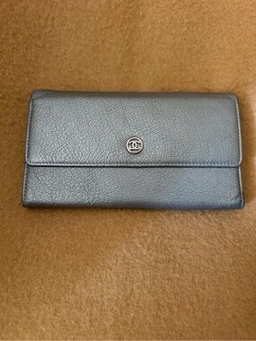 CHANEL Metallic Gray Pebbled Leather Long Wallet with Silver CC Button Logo Snap